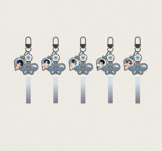 [Pre-order]Romantic Flower Silk Single Item:  Plum Blossom Petal Metal Keyring