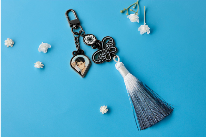 [Pre-order]Romantic Flower Silk Single Item:  Plum Blossom Petal Metal Keyring