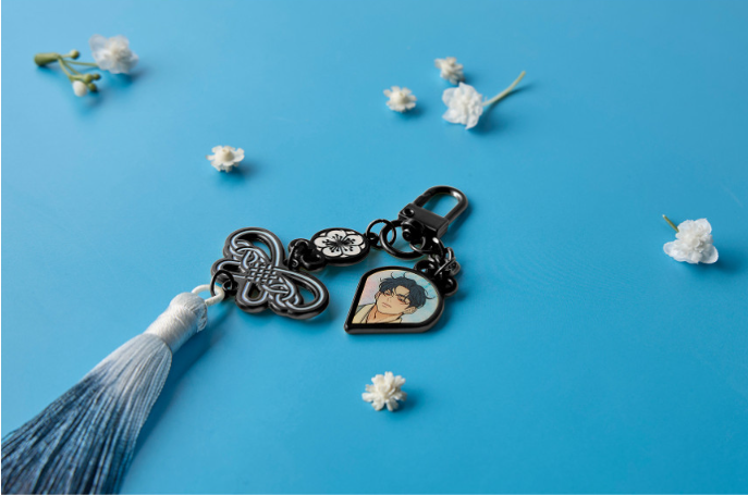 [Pre-order]Romantic Flower Silk Single Item:  Plum Blossom Petal Metal Keyring