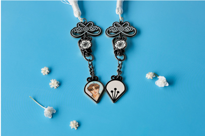 [Pre-order]Romantic Flower Silk Single Item:  Plum Blossom Petal Metal Keyring
