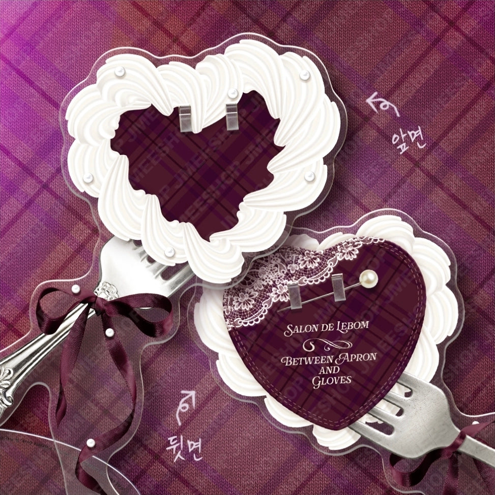[Regular/Pre-order] Salon de Lebom: Between Aprons & Gloves Acrylic Can Badge Frame
